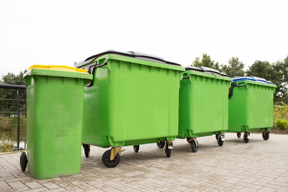 Kontenery na śmieci i gruz – jak efektywnie segregować nieczystości?